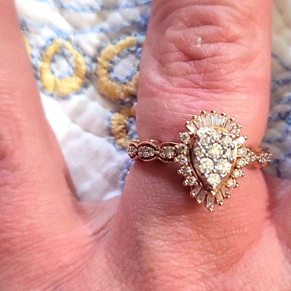 Vera Wang 14 karat gold teardrop cluster baguette sunburst